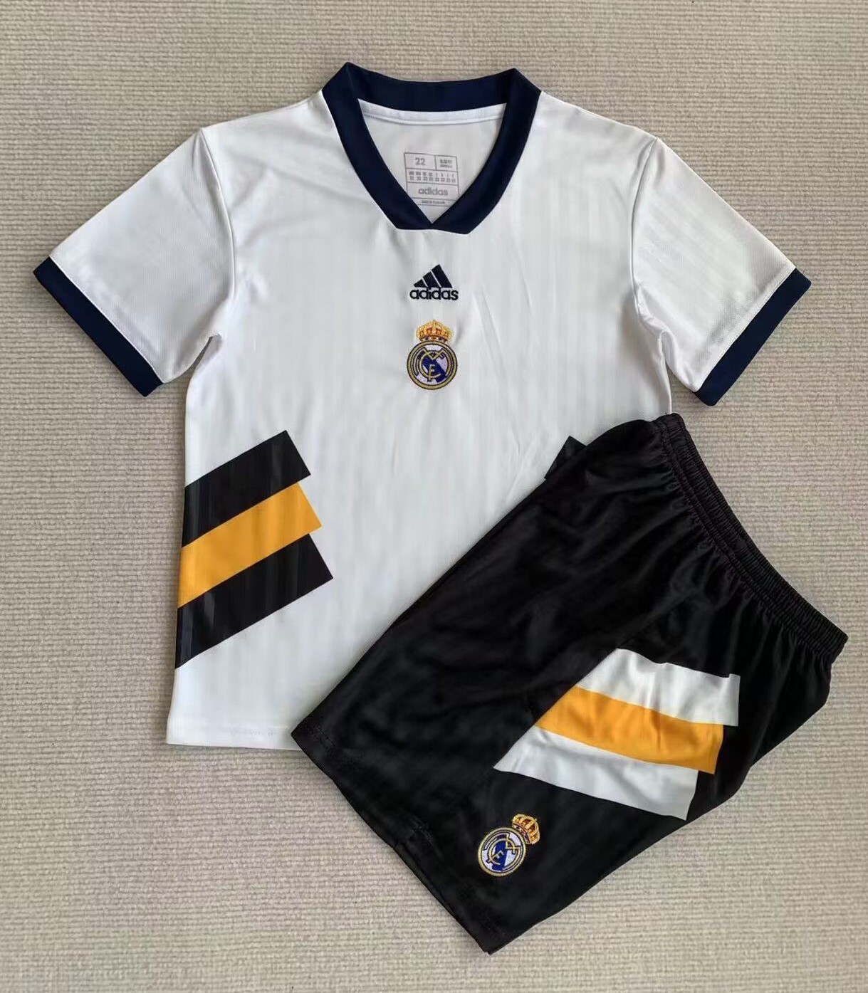 Kids-Real Madrid 23/24 Icon White Soccer Jersey